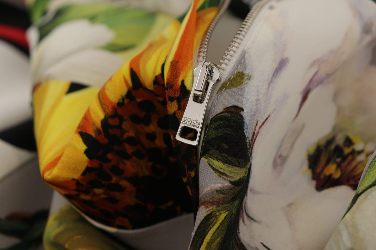 Robe fourreau en patchwork floral multicolore en charmeuse Dolce & Gabbana