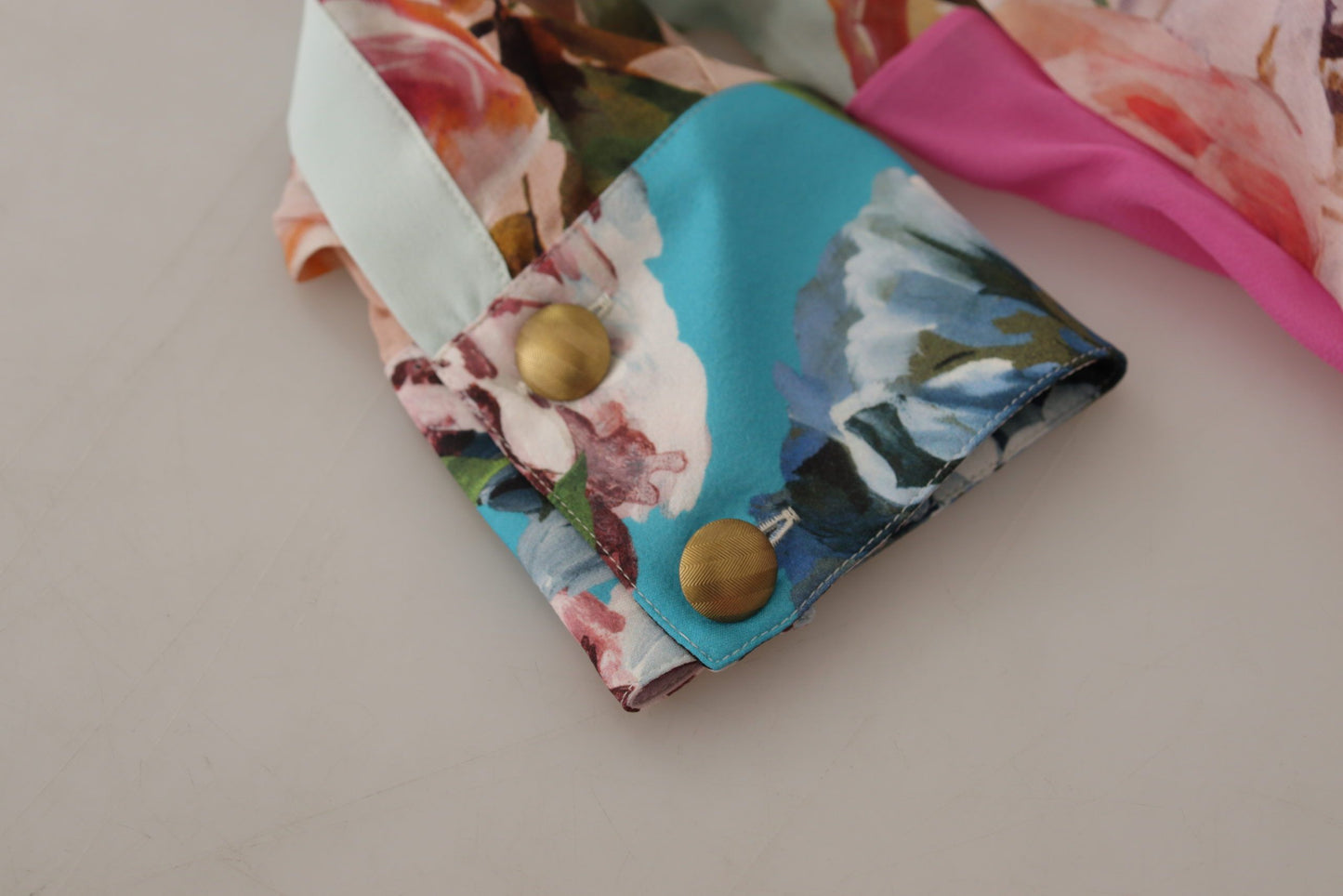 Chemisier à col lavallière Dolce & Gabbana à motif patchwork floral multicolore