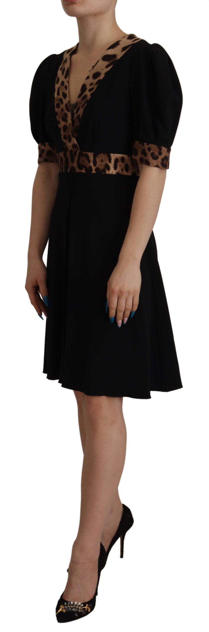 Robe trapèze noire à imprimé léopard Dolce & Gabbana, longueur genou