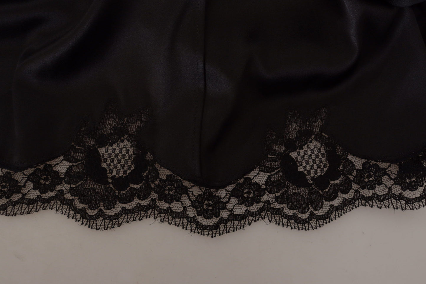 Robe trapèze noire à imprimé léopard Dolce & Gabbana, longueur genou