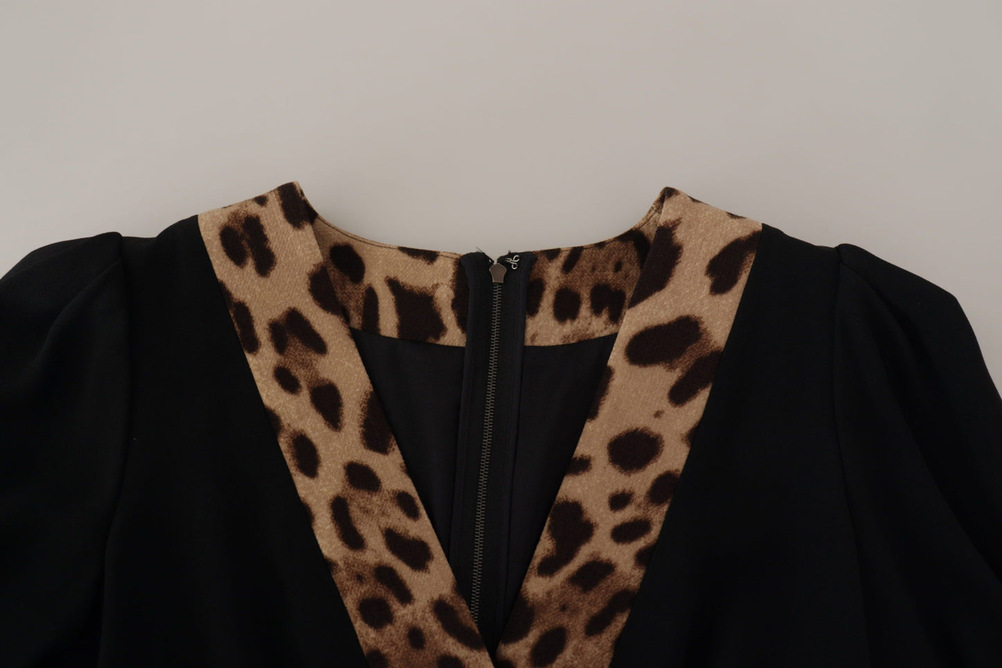 Robe trapèze noire à imprimé léopard Dolce & Gabbana, longueur genou