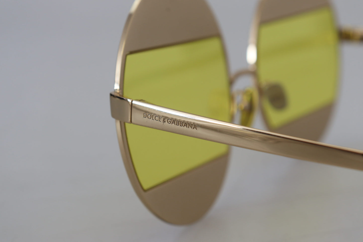 Lunettes de soleil Dolce & Gabbana ovales dorées avec cristaux métalliques DG2209B