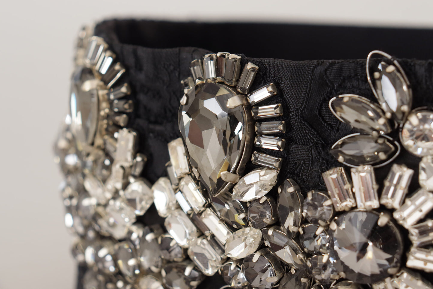 Ceinture Dolce & Gabbana en soie noire ornée de cristaux