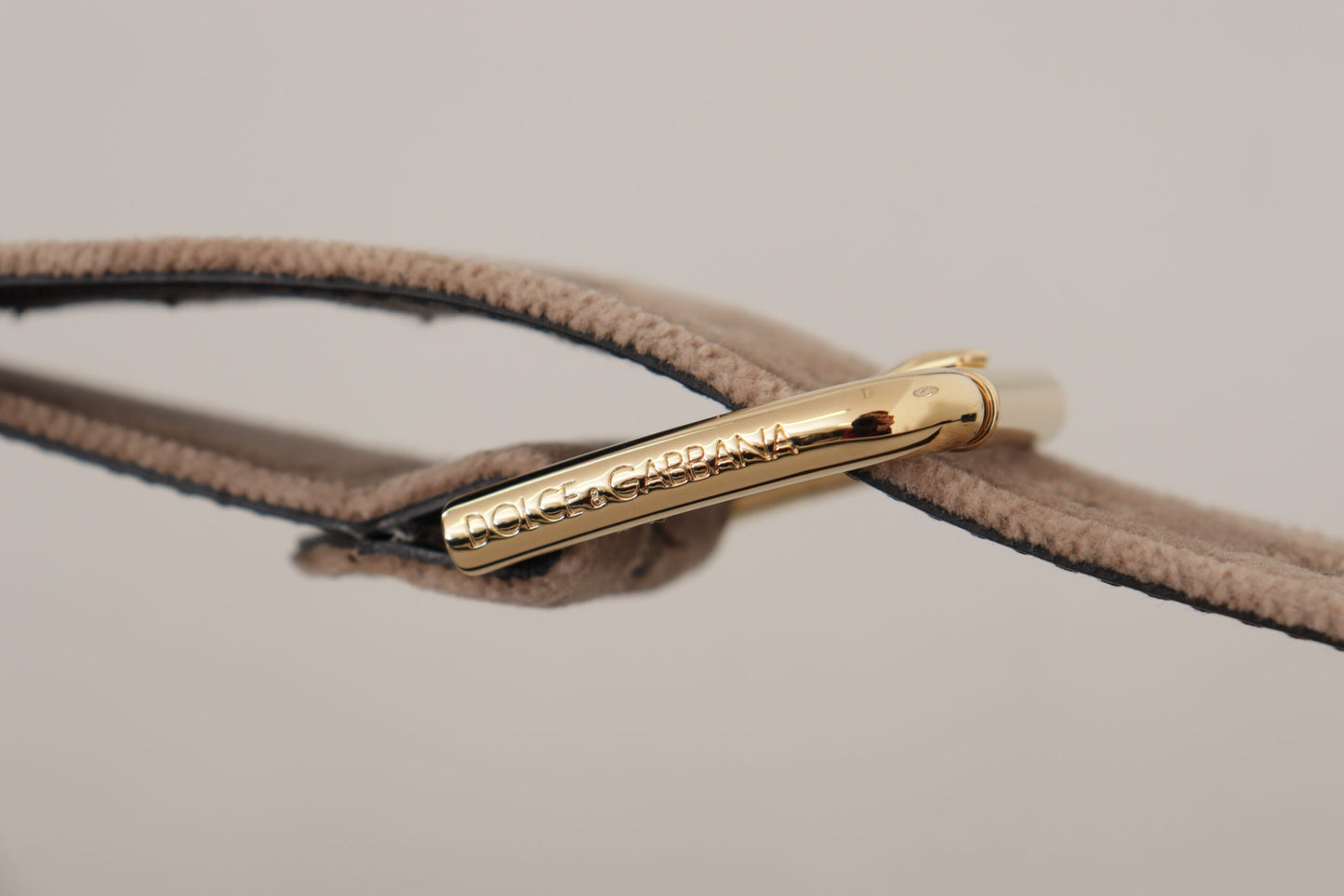 Ceinture Dolce & Gabbana en velours marron clair avec boucle en métal et logo doré