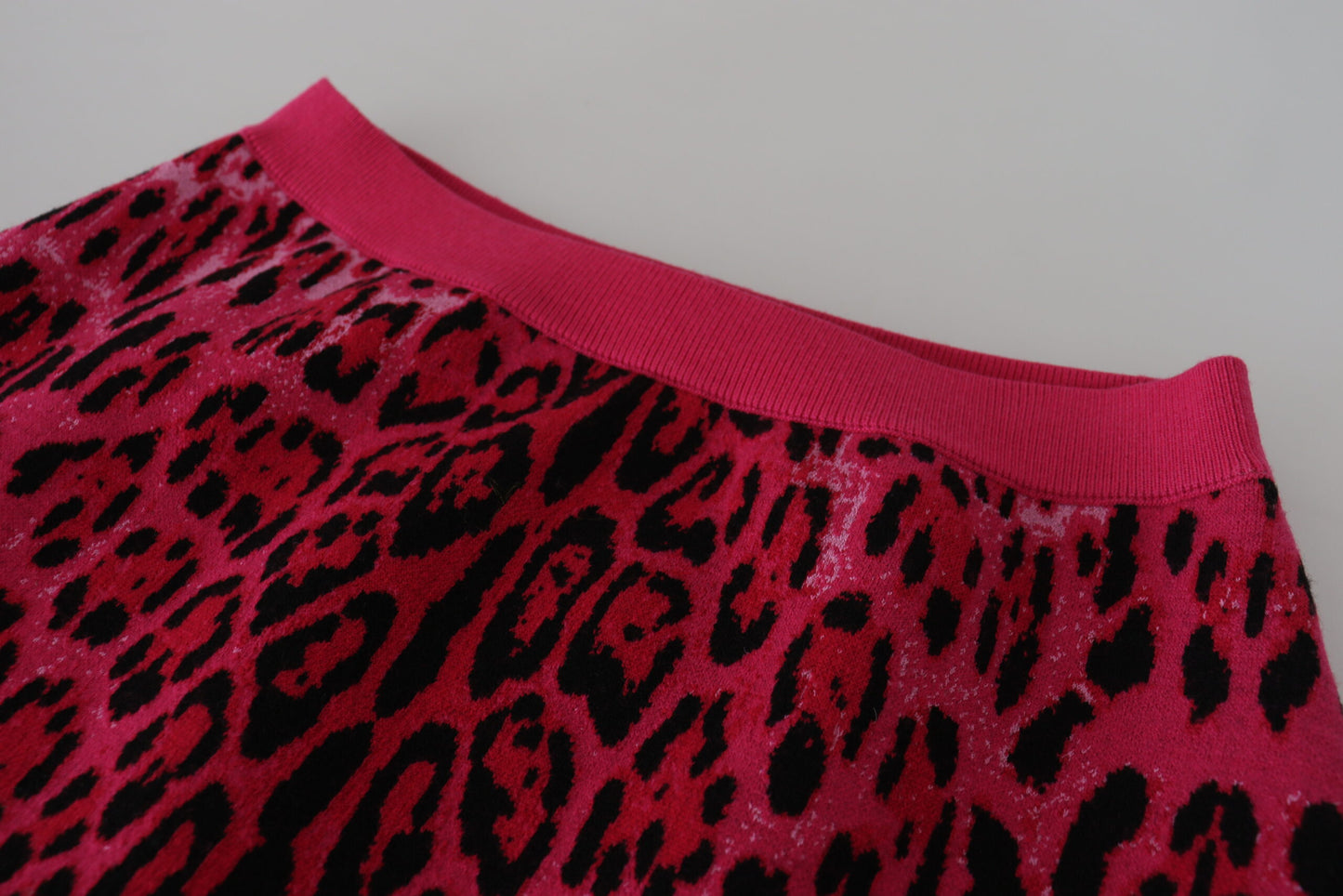 Mini-jupe trapèze taille haute à imprimé léopard rose Dolce & Gabbana