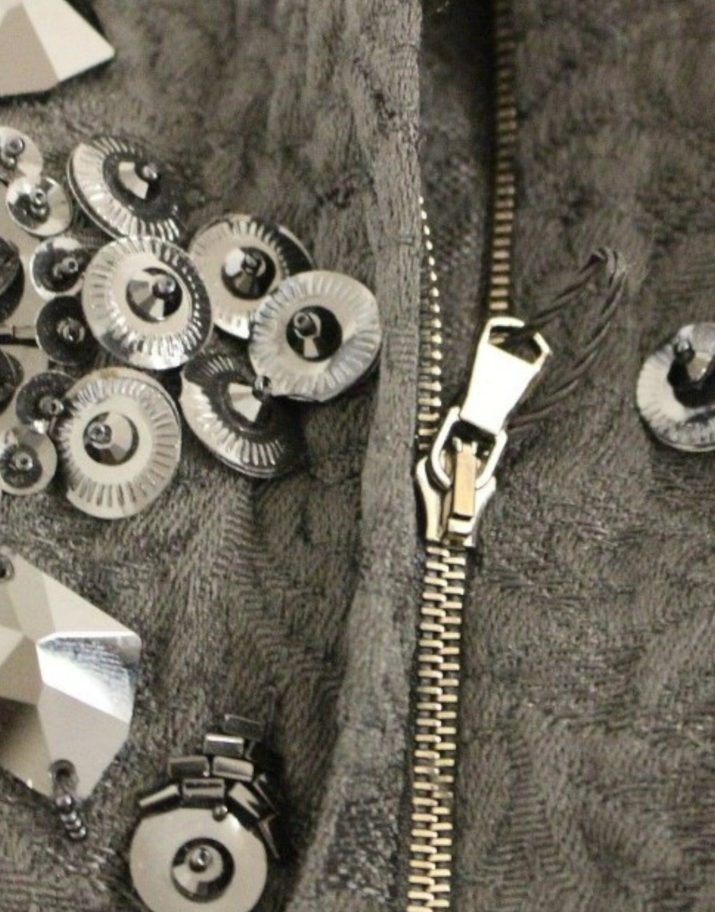 Dolce & Gabbana Robe noire à fleurs et cristaux incrustés