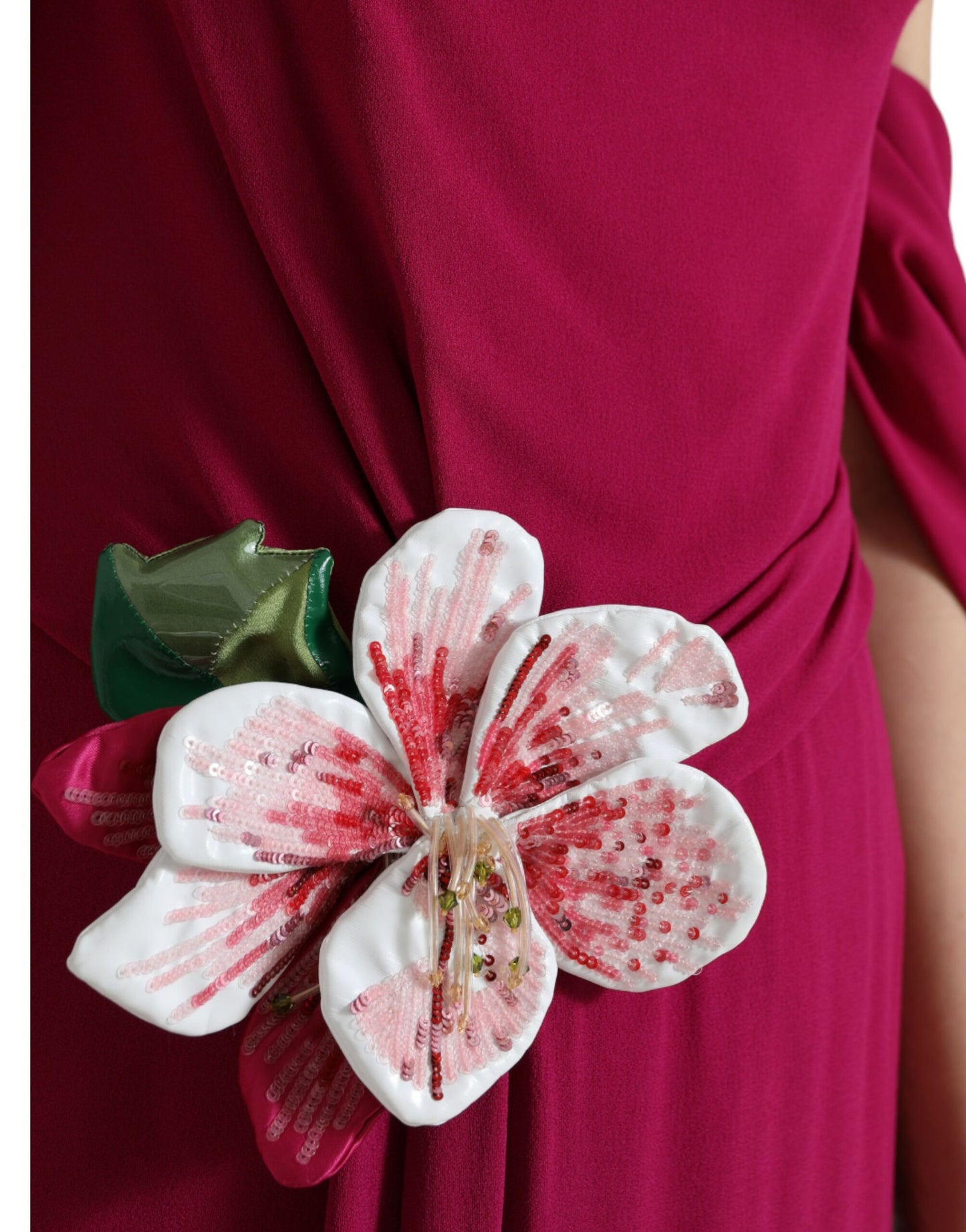 Dolce & Gabbana – Lilafarbenes One-Shoulder-Kleid mit Blumenverzierung
