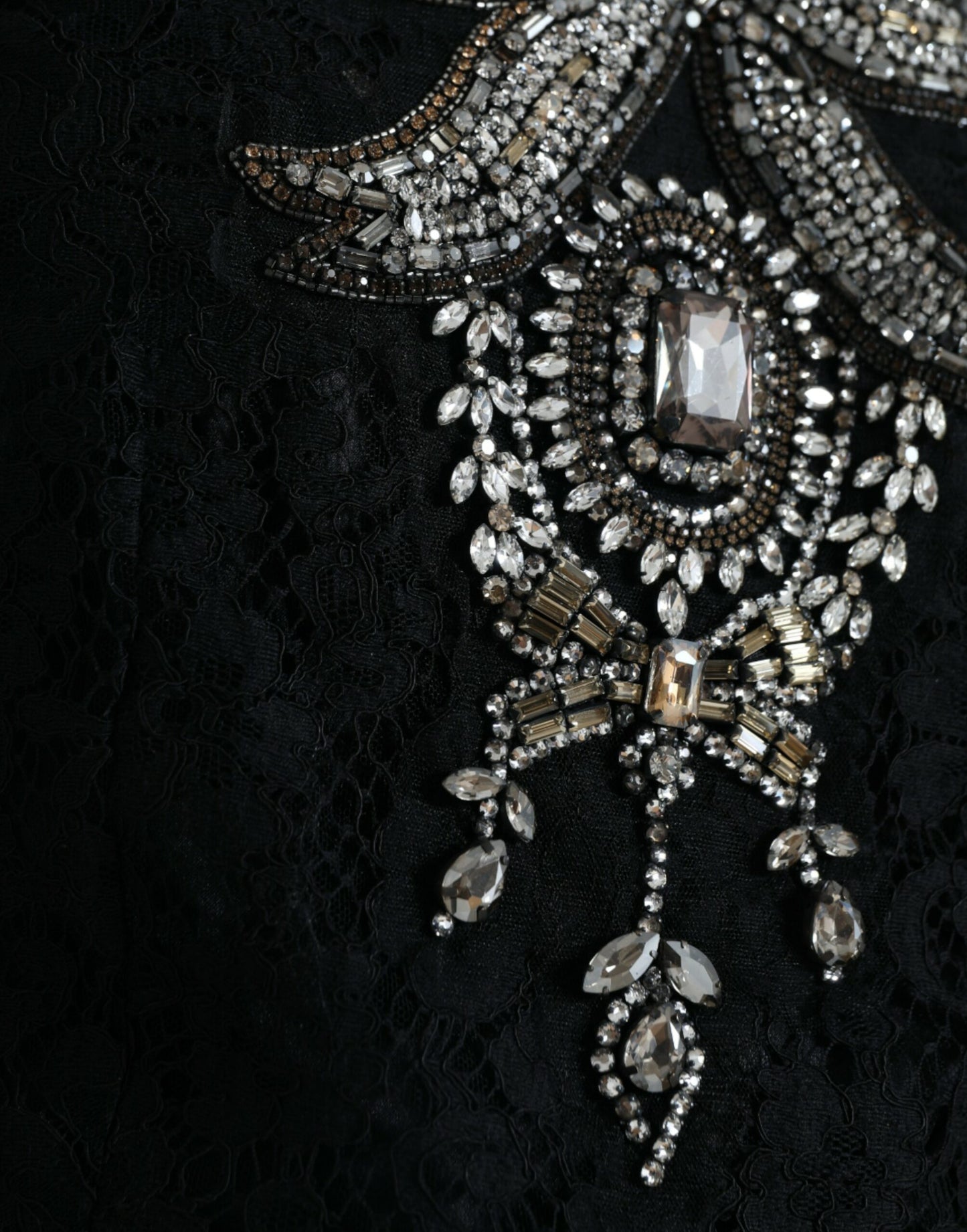 Robe fourreau en dentelle noire ornée de cristaux Dolce & Gabbana