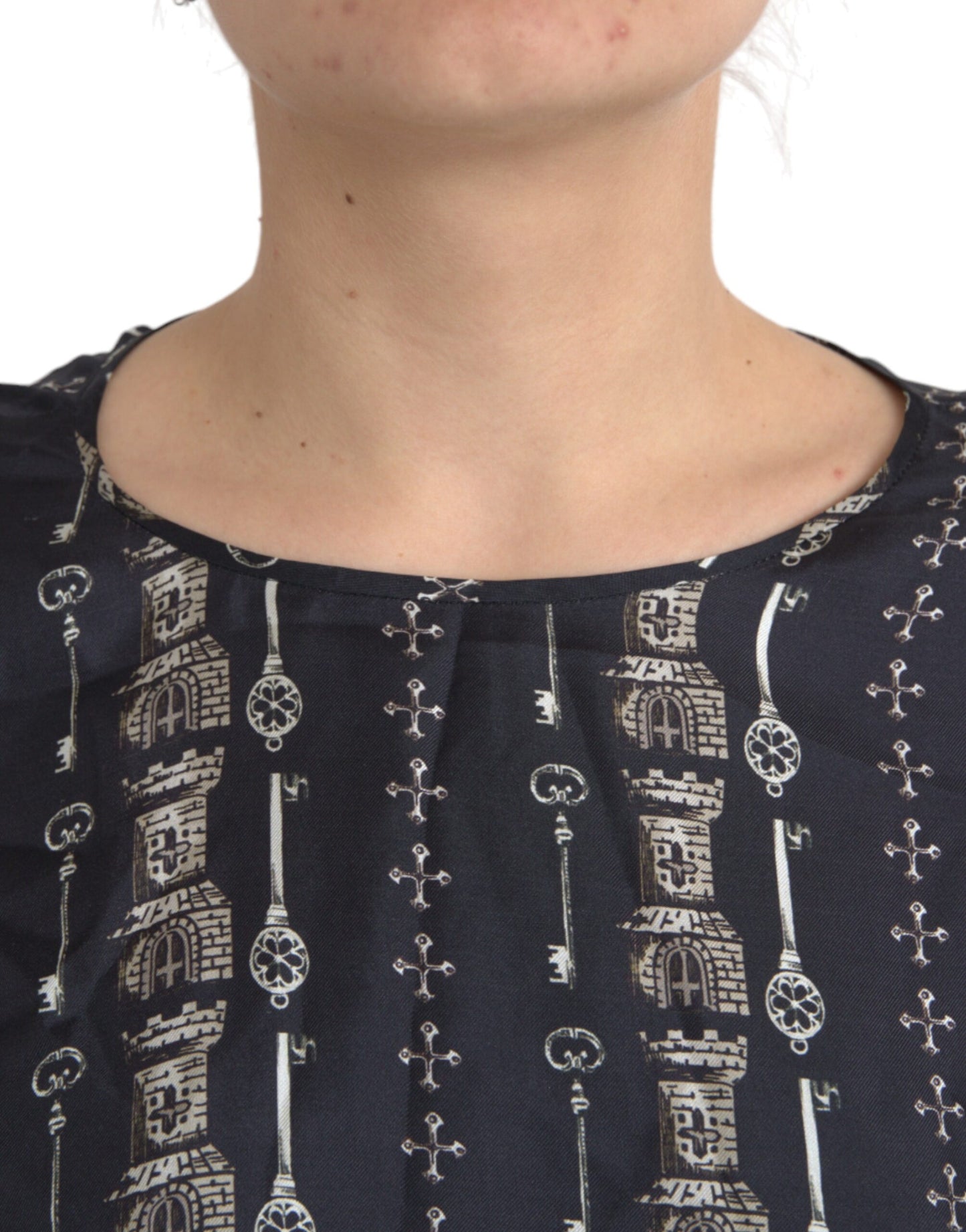 T-shirt chemisier en soie imprimé château Black Key de Dolce & Gabbana