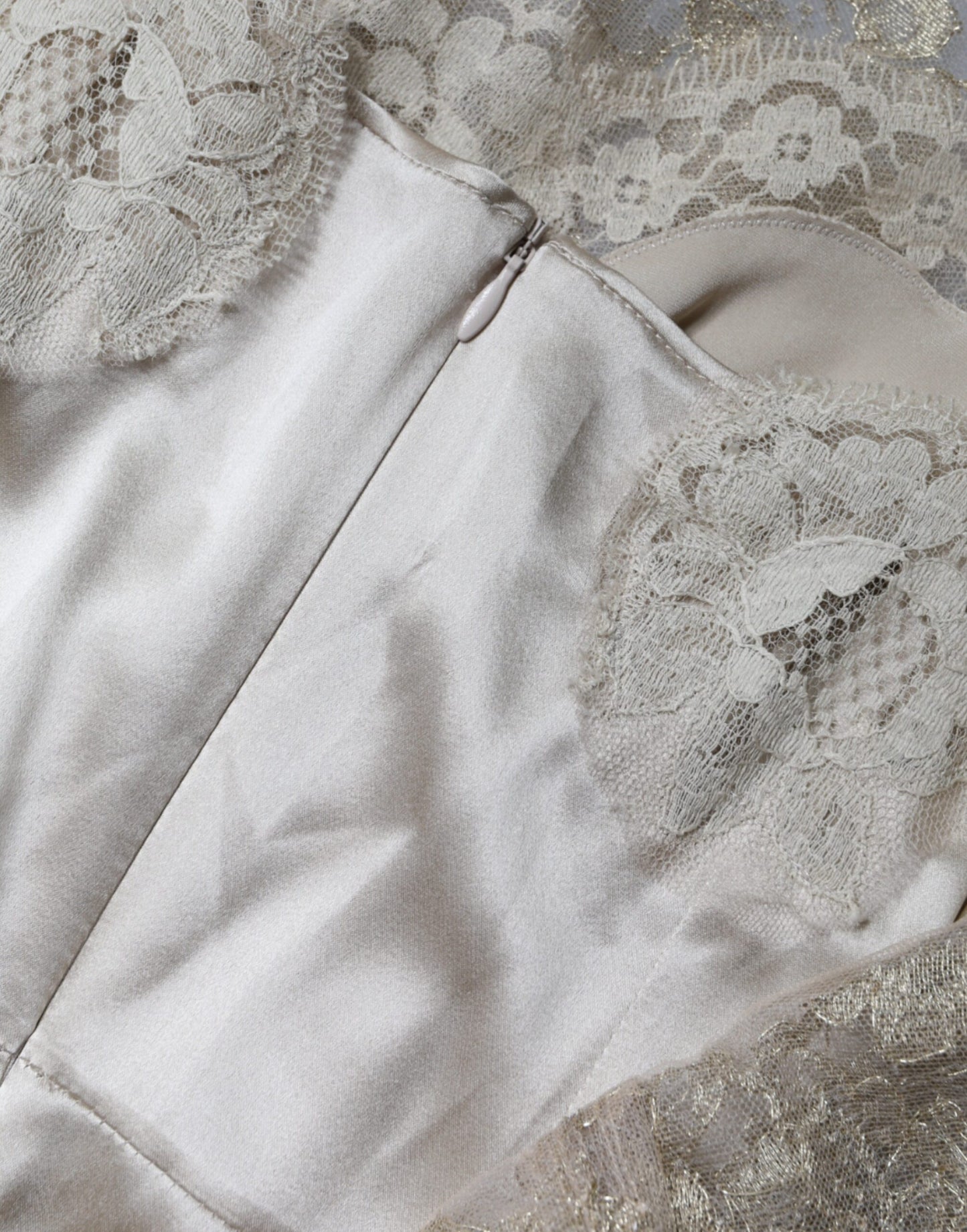 Robe fourreau trapèze en dentelle florale dorée Dolce & Gabbana