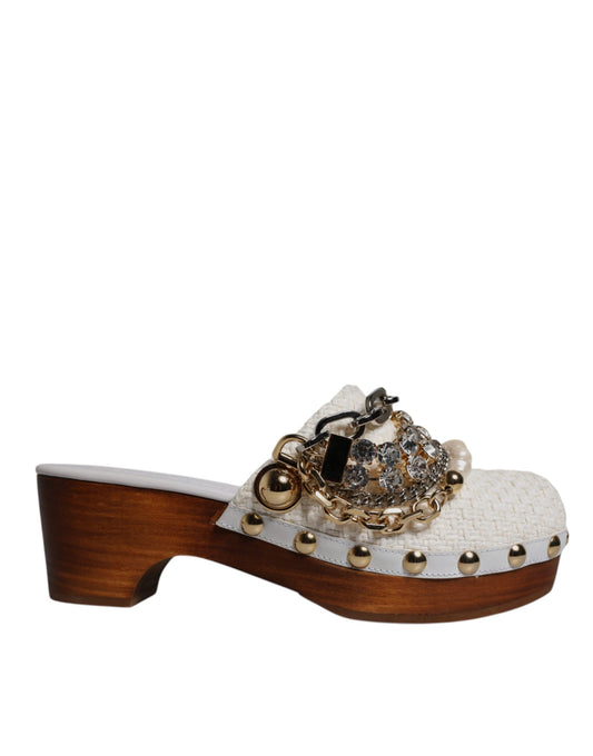 Dolce & Gabbana Weiße Raffia Clogs mit Schmucksteinen und Kette Sandalen Schuhe
