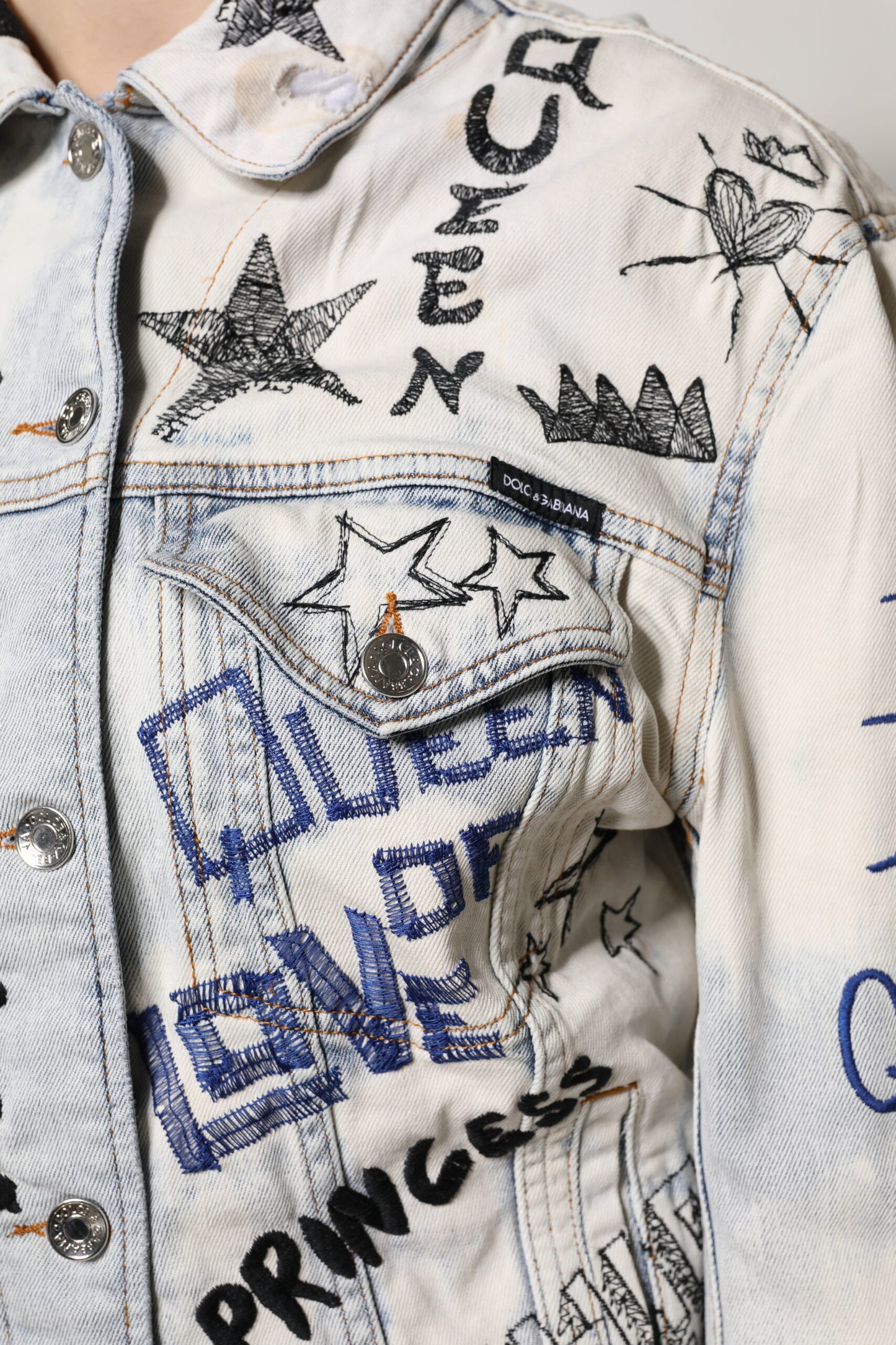 Veste en jean boutonnée bleu clair à motif graffiti Dolce & Gabbana
