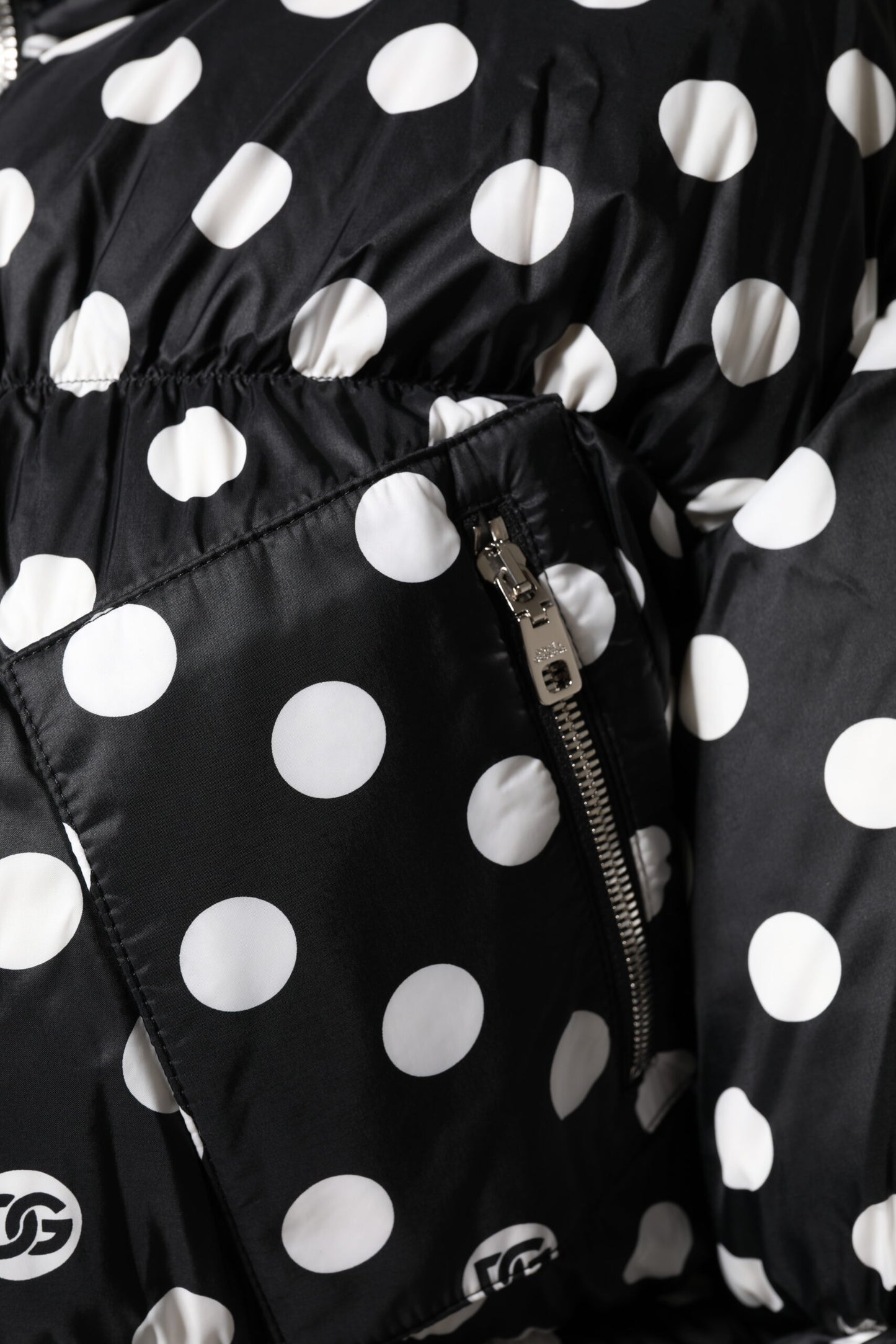 Doudoune zippée à pois noirs et blancs Dolce & Gabbana