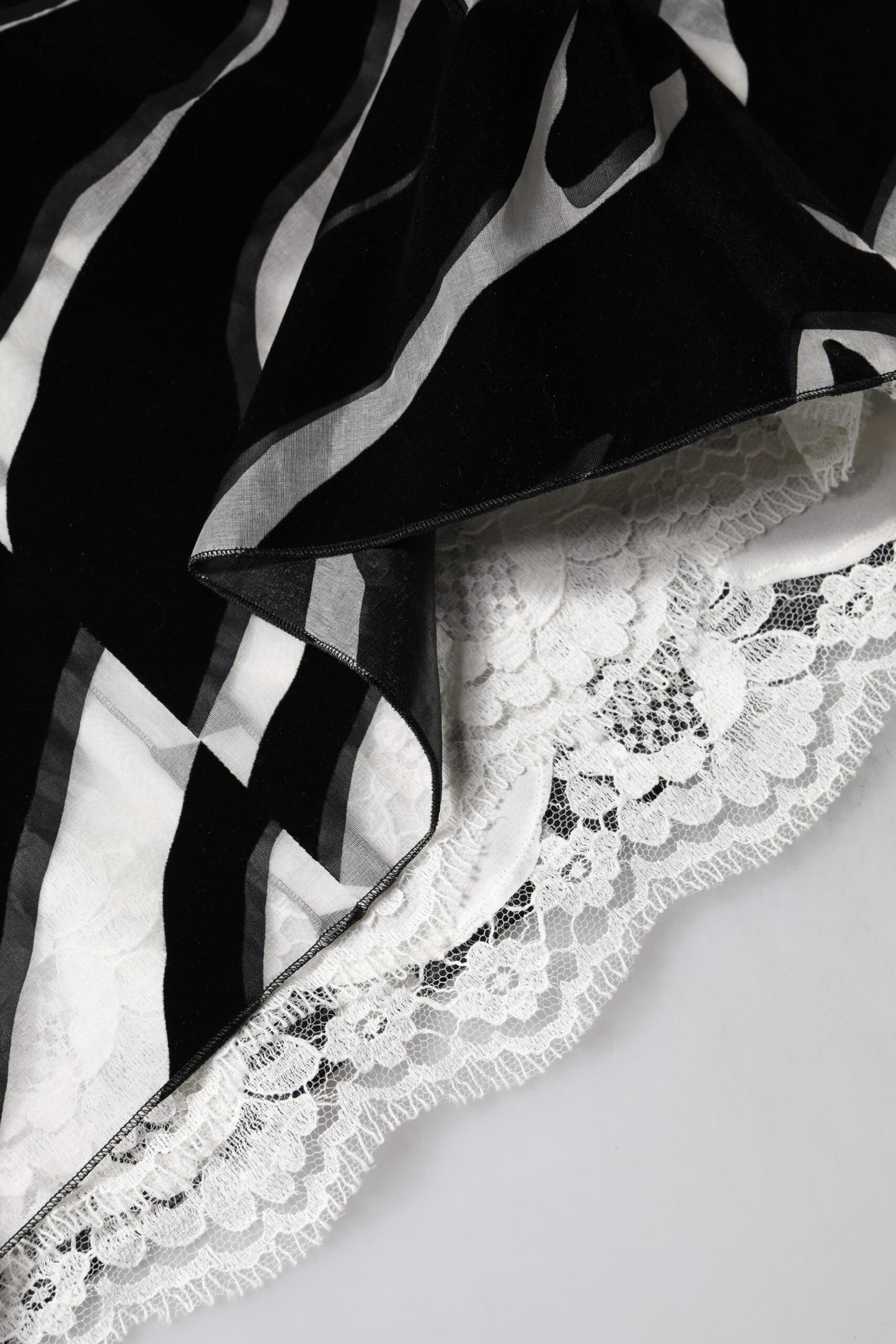 Robe fourreau trapèze noire et blanche à motif zèbre Dolce & Gabbana