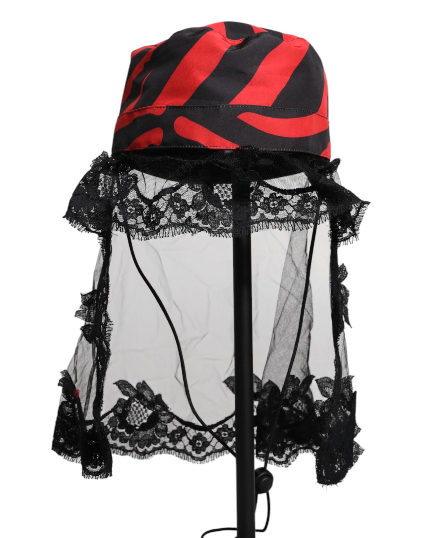 Chapeau bob en tulle et dentelle à rayures noires et rouges Dolce & Gabbana