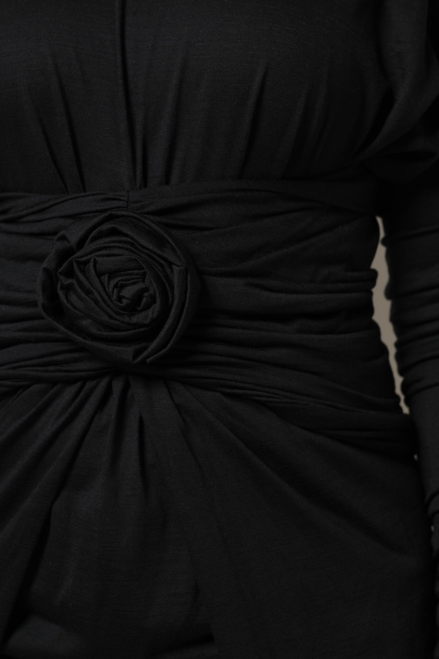 Robe fourreau mi-longue à manches longues en laine noire Dolce & Gabbana