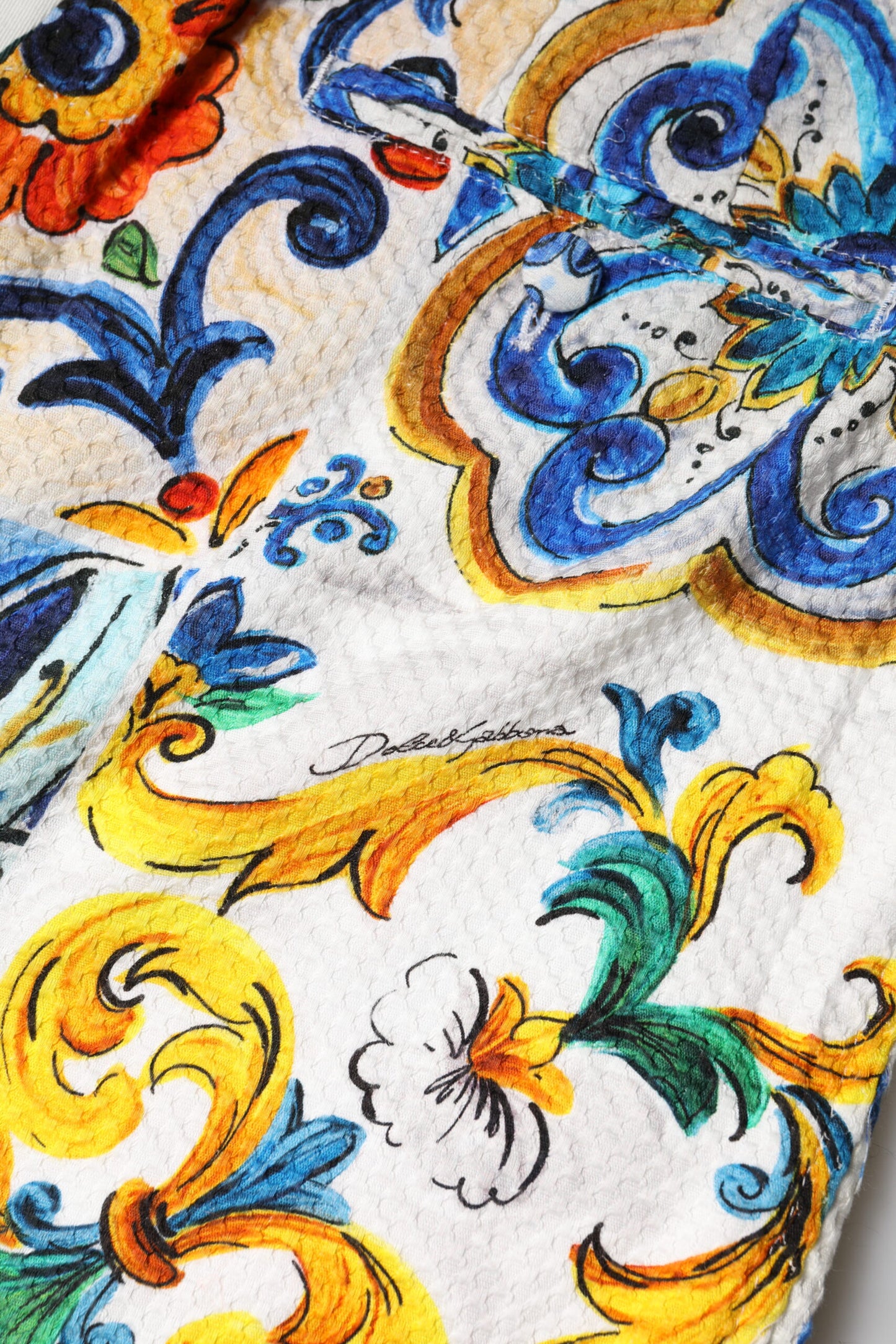 Short taille haute à imprimé majolique multicolore Dolce & Gabbana