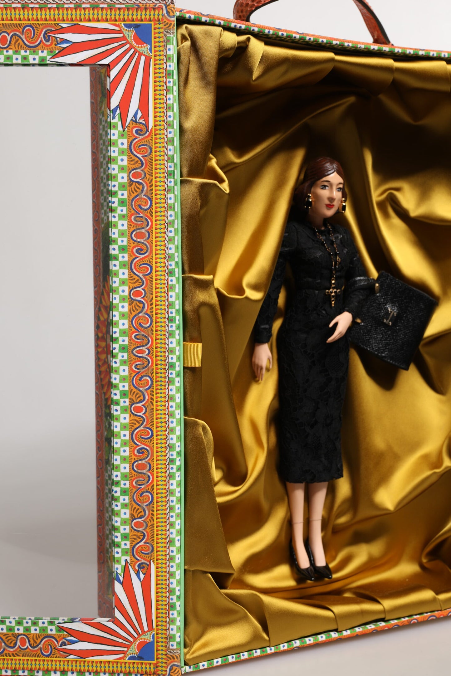Poupées Dolce & Gabbana en céramique, porcelaine, cuir et robe noire