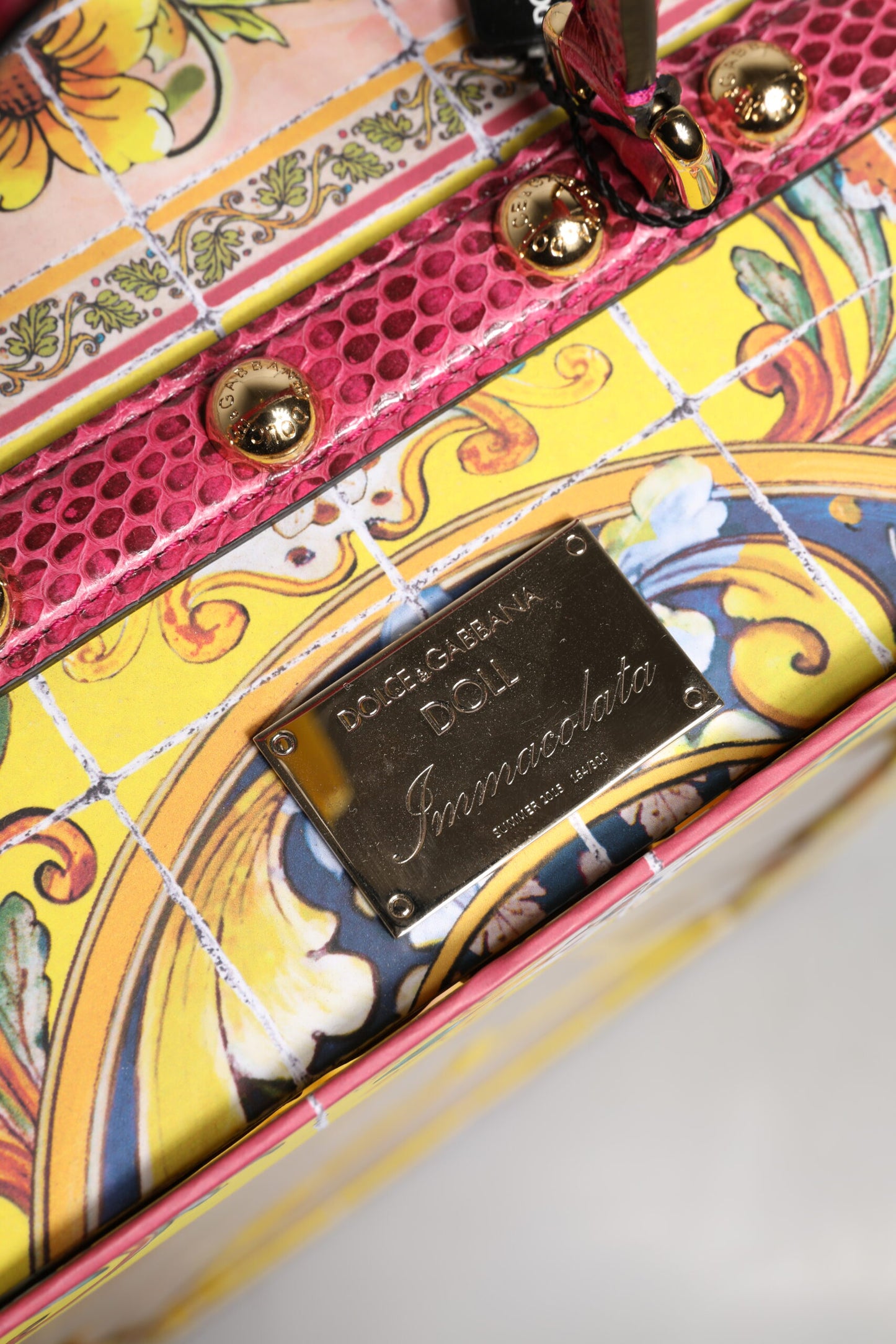 Poupées Dolce & Gabbana en céramique, porcelaine, cuir et robe noire