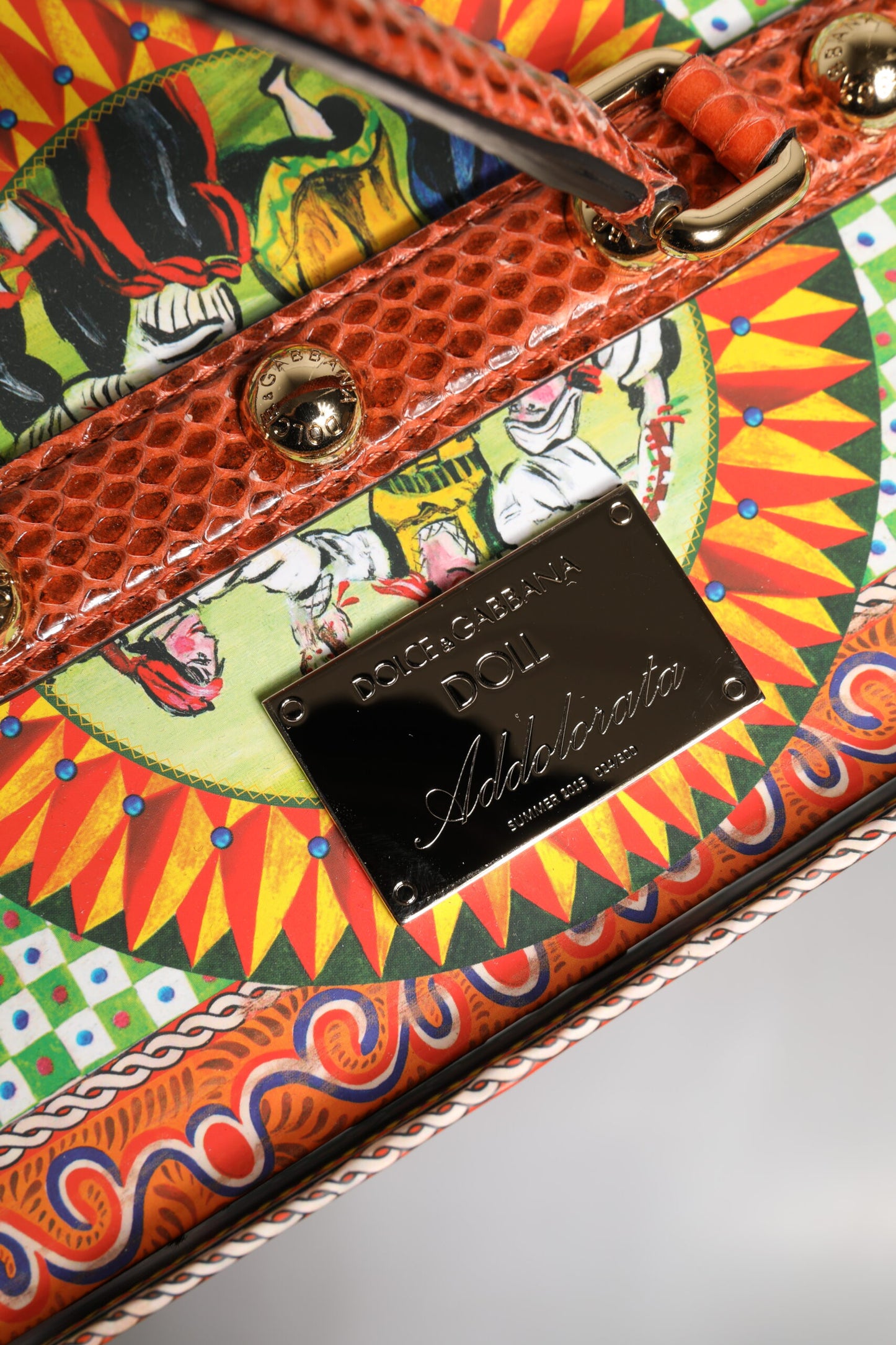 Poupées Dolce & Gabbana en céramique, porcelaine, cuir et robe noire