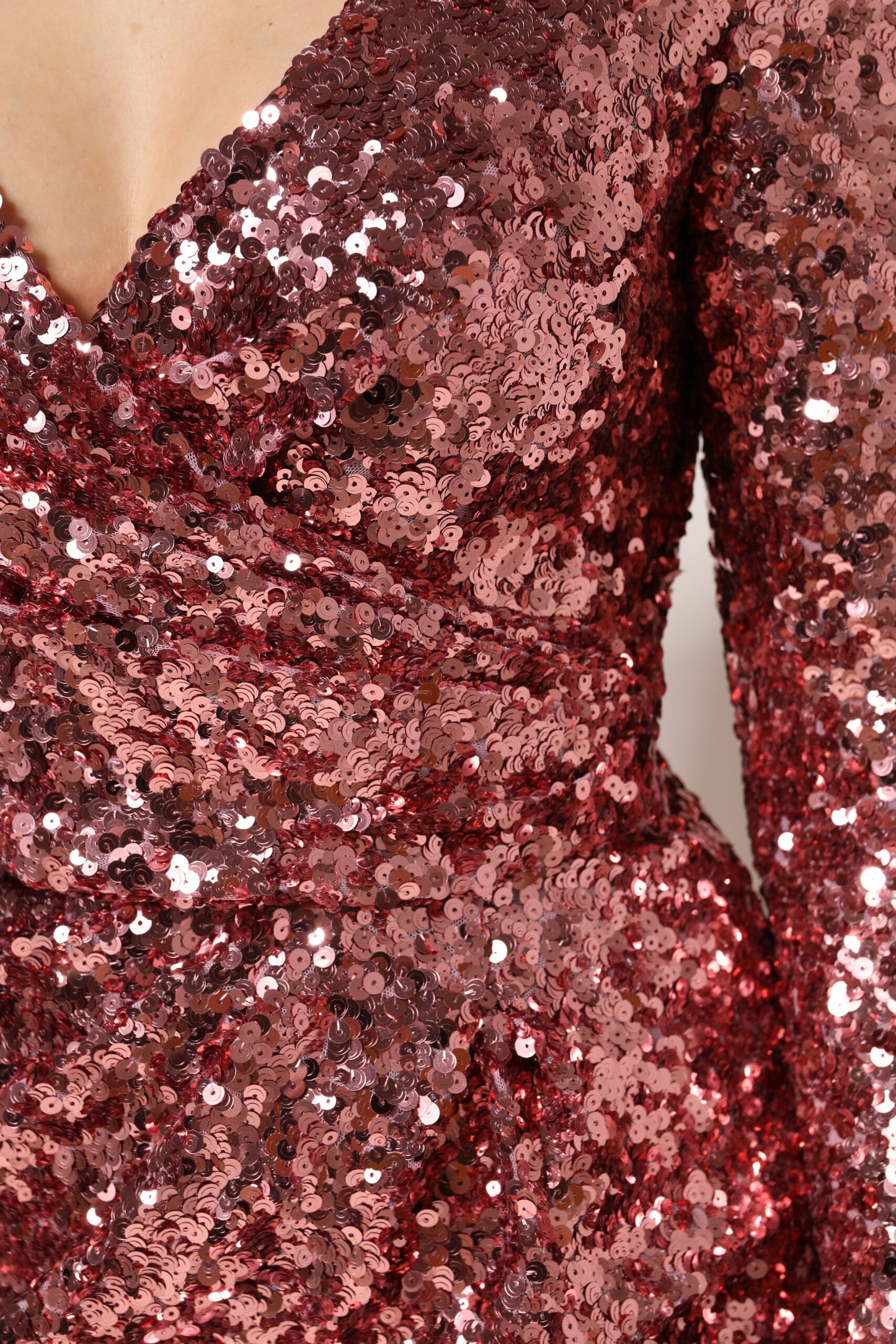 Robe mi-longue à col en V en nylon rose à sequins Dolce & Gabbana