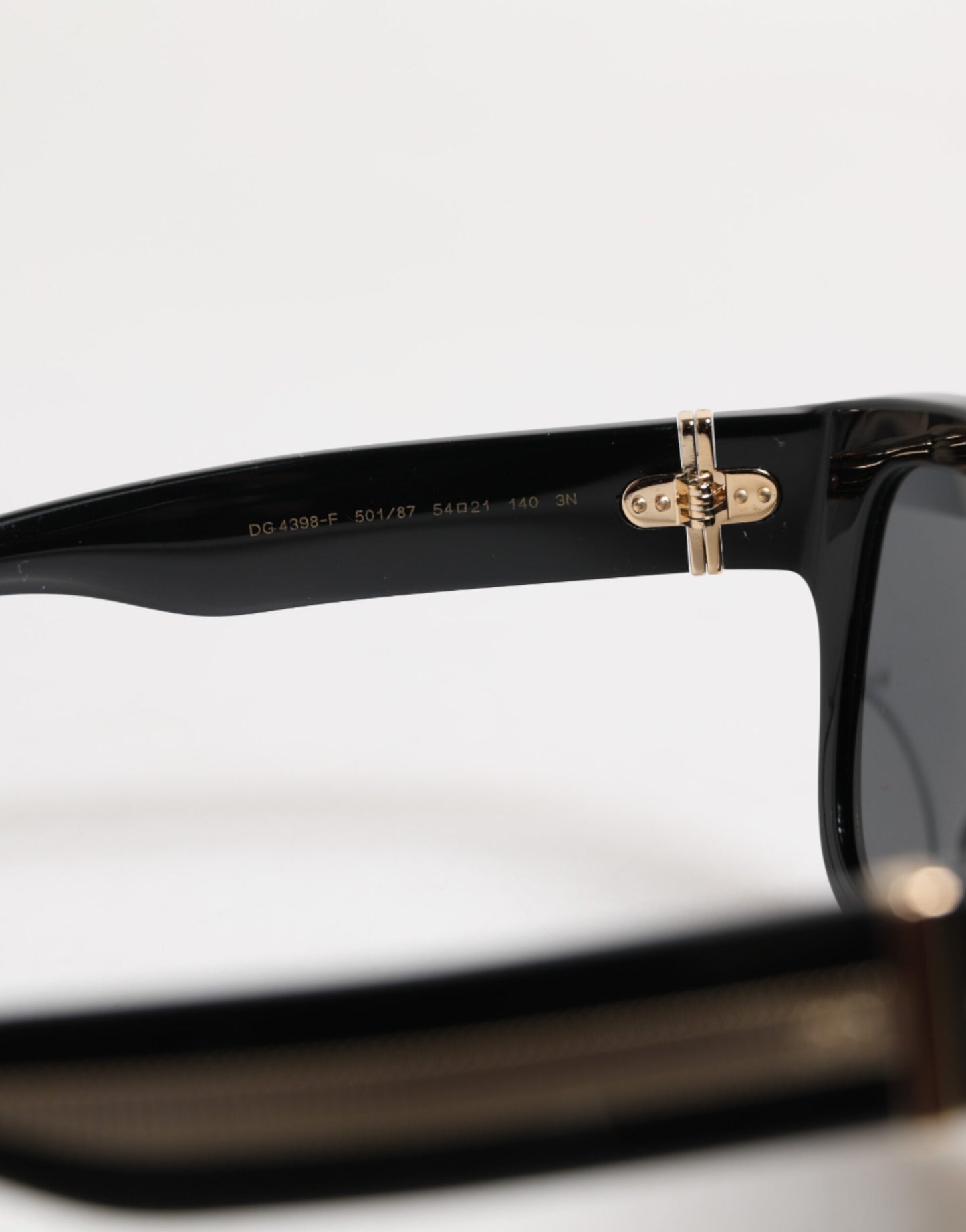 Lunettes de soleil Dolce & Gabbana à monture carrée noire en acétate DG4398-F