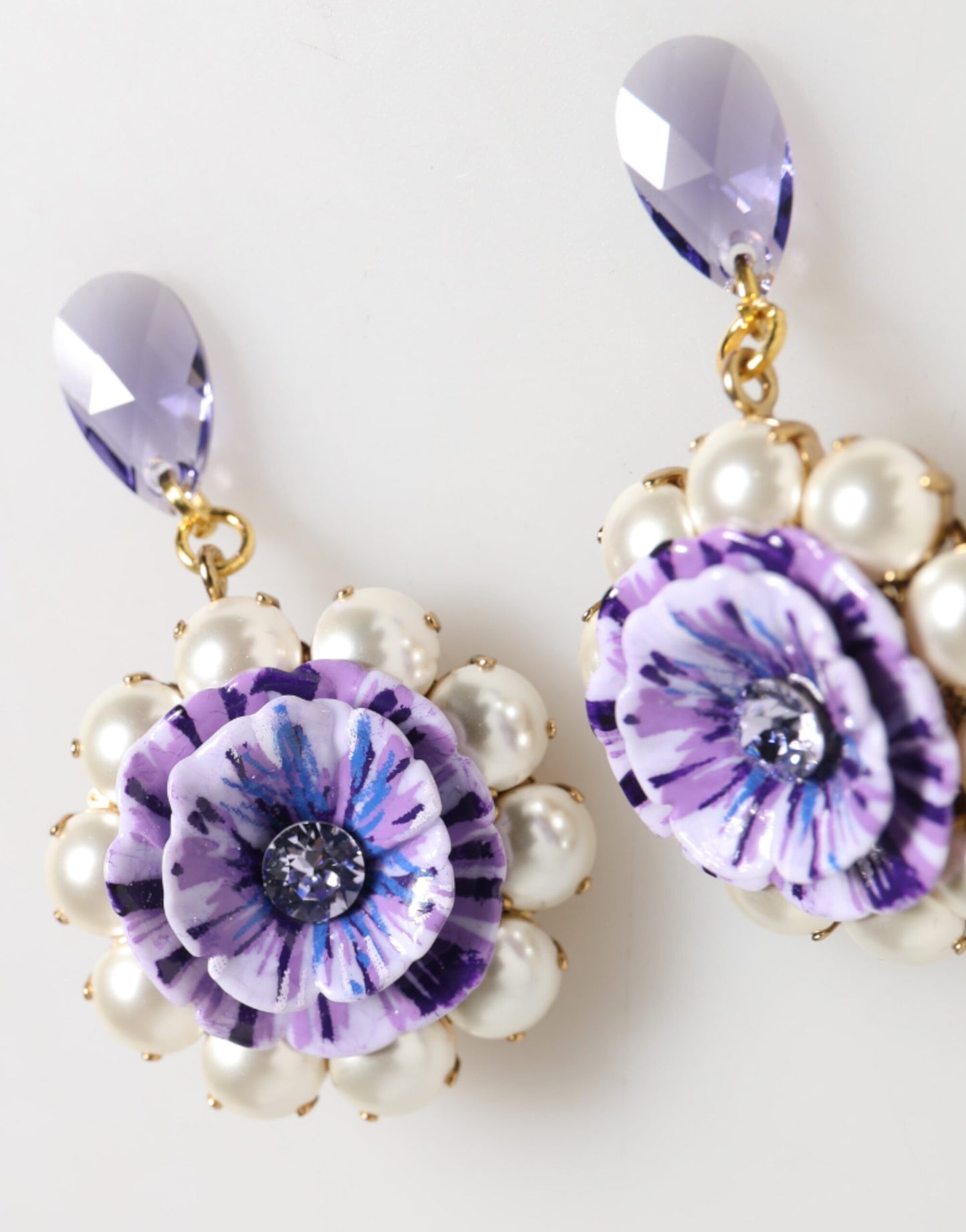 Boucles d'oreilles pendantes à clip Dolce & Gabbana en cristal violet et perles florales
