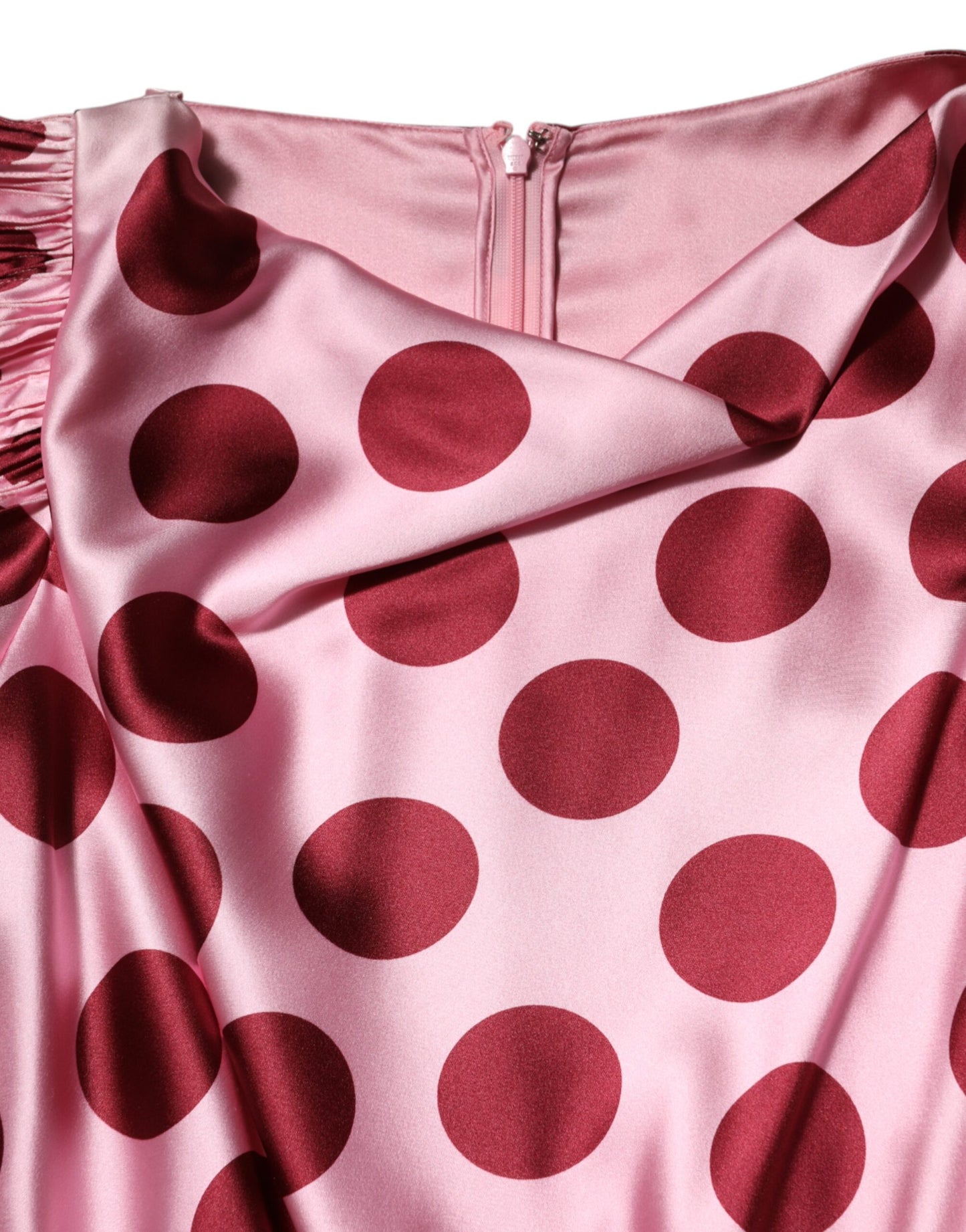 Robe longue en satin de soie à pois roses et rouges Dolce & Gabbana