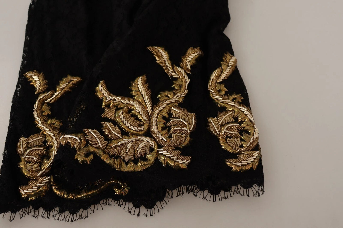Short Dolce & Gabbana en dentelle noire et or baroque PIÈCE SPÉCIALE