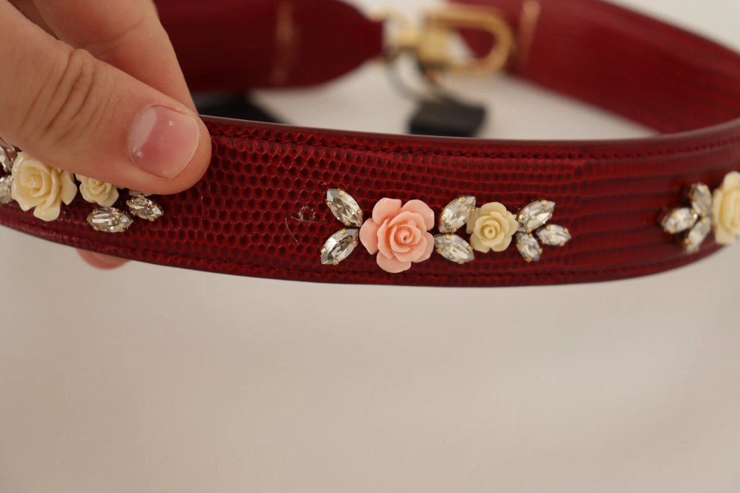 Dolce & Gabbana – Exotisches Schultergurt-Taschenaccessoire mit floralen Kristallen