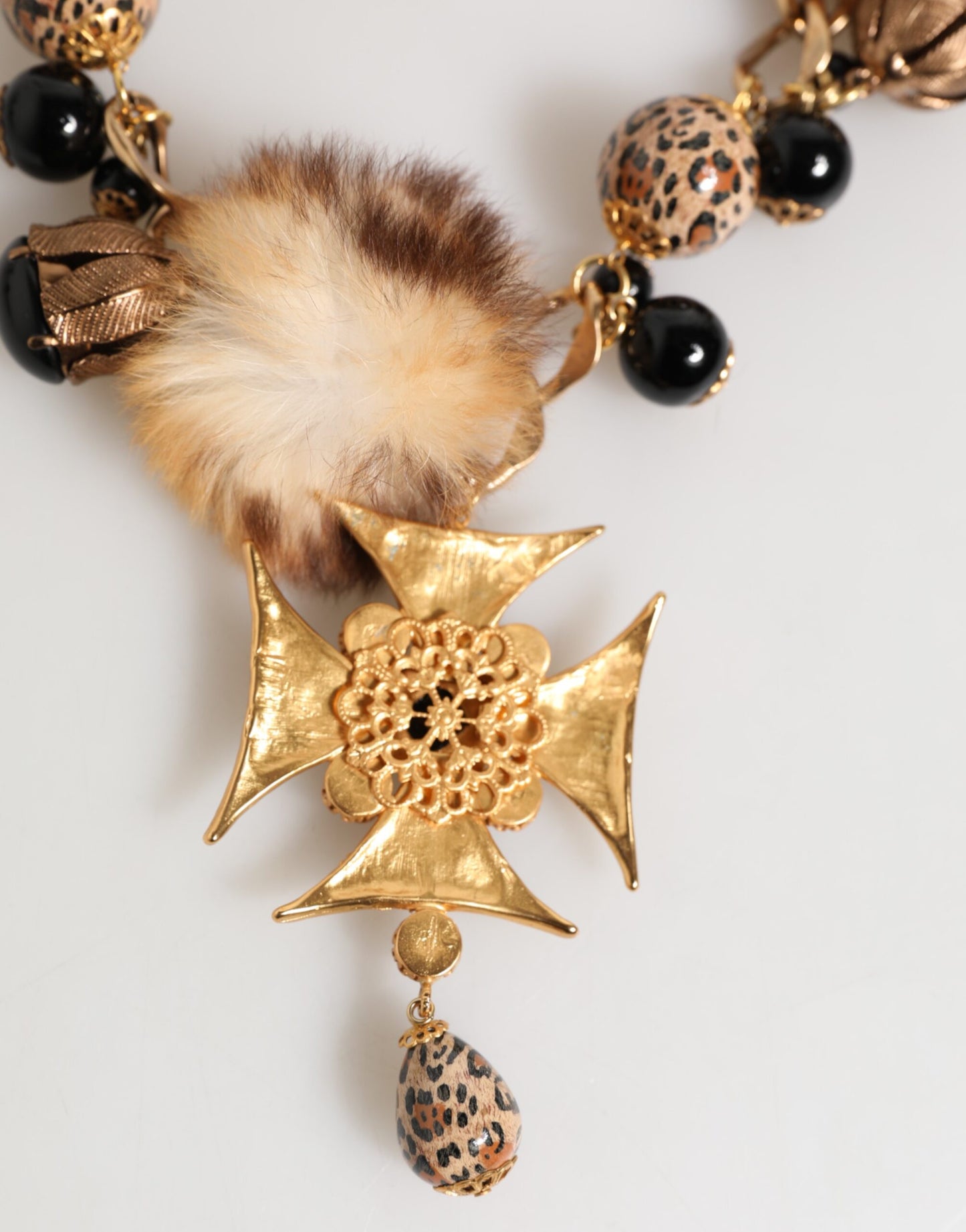 Collier ras du cou Dolce & Gabbana en filigrane de fourrure de lapin avec cristaux noirs et dorés