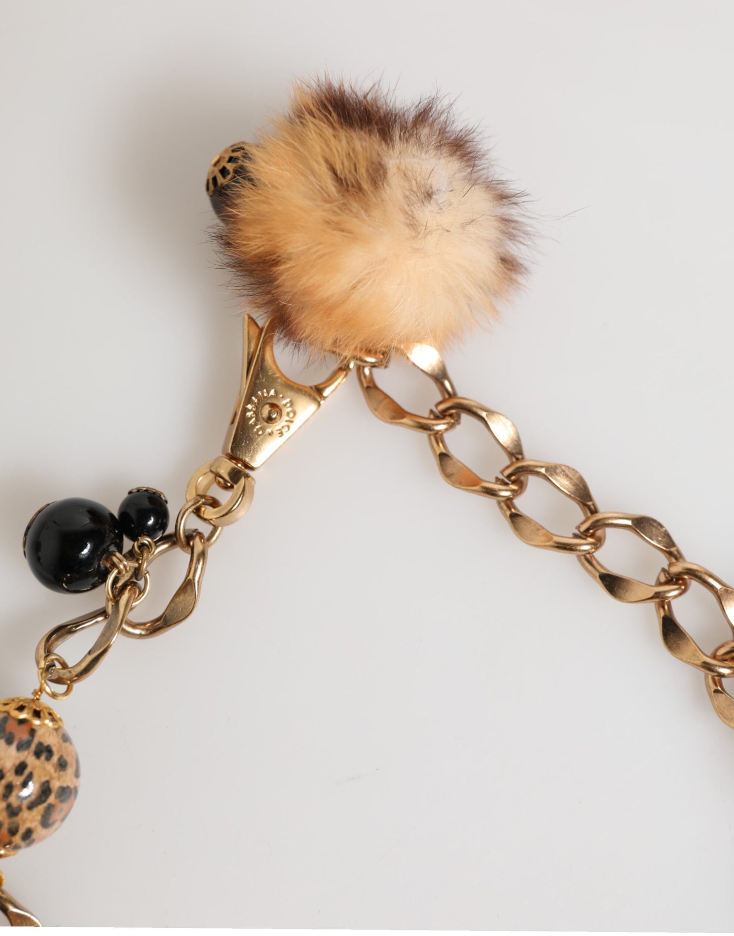 Collier ras du cou Dolce & Gabbana en filigrane de fourrure de lapin avec cristaux noirs et dorés