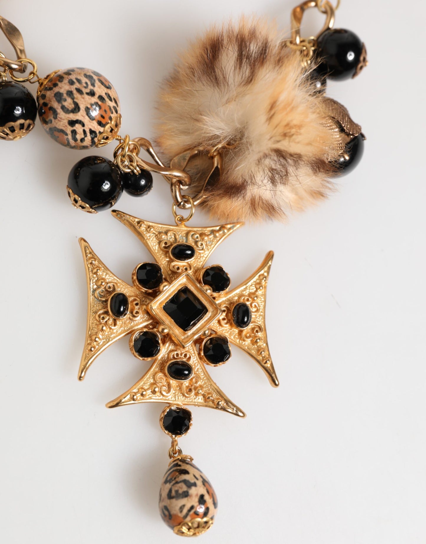 Collier ras du cou Dolce & Gabbana en filigrane de fourrure de lapin avec cristaux noirs et dorés