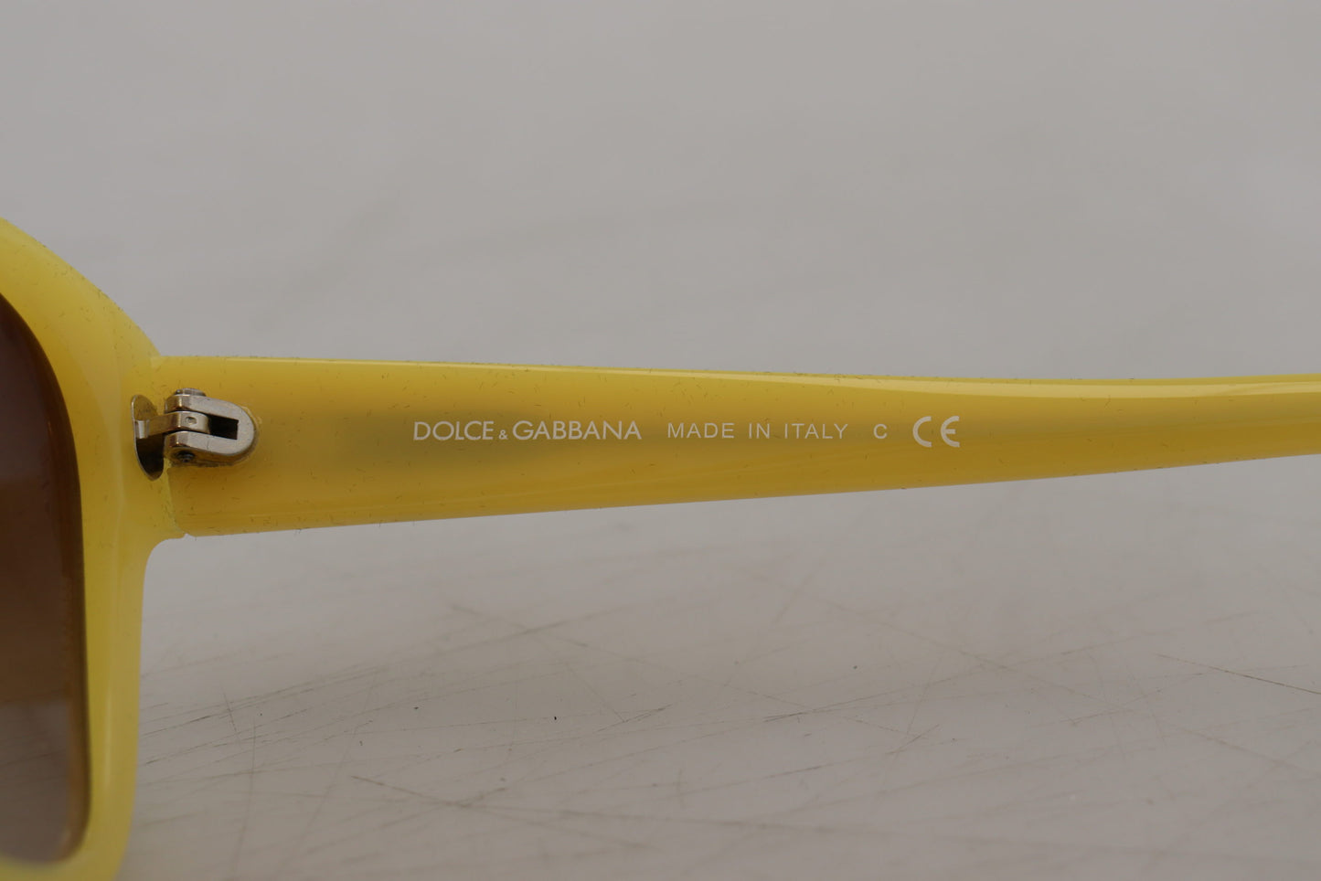 Lunettes de soleil Dolce &amp; Gabbana DG4124 à monture en acétate jaune et étoiles