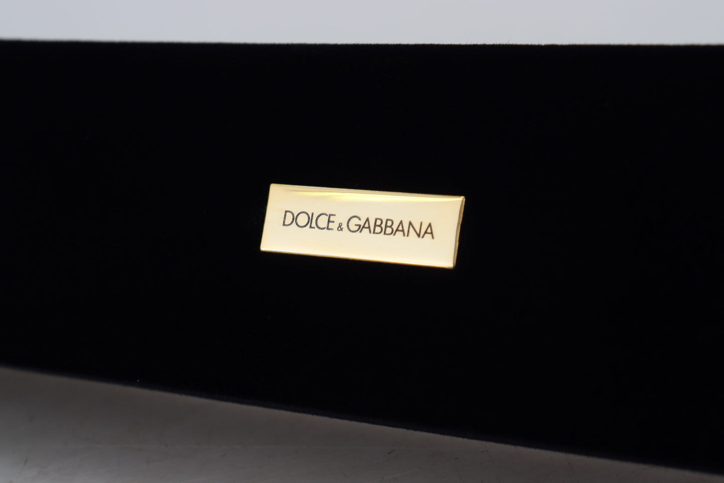 Boîte à bijoux et bracelets en velours noir Dolce &amp; Gabbana avec plaque logo