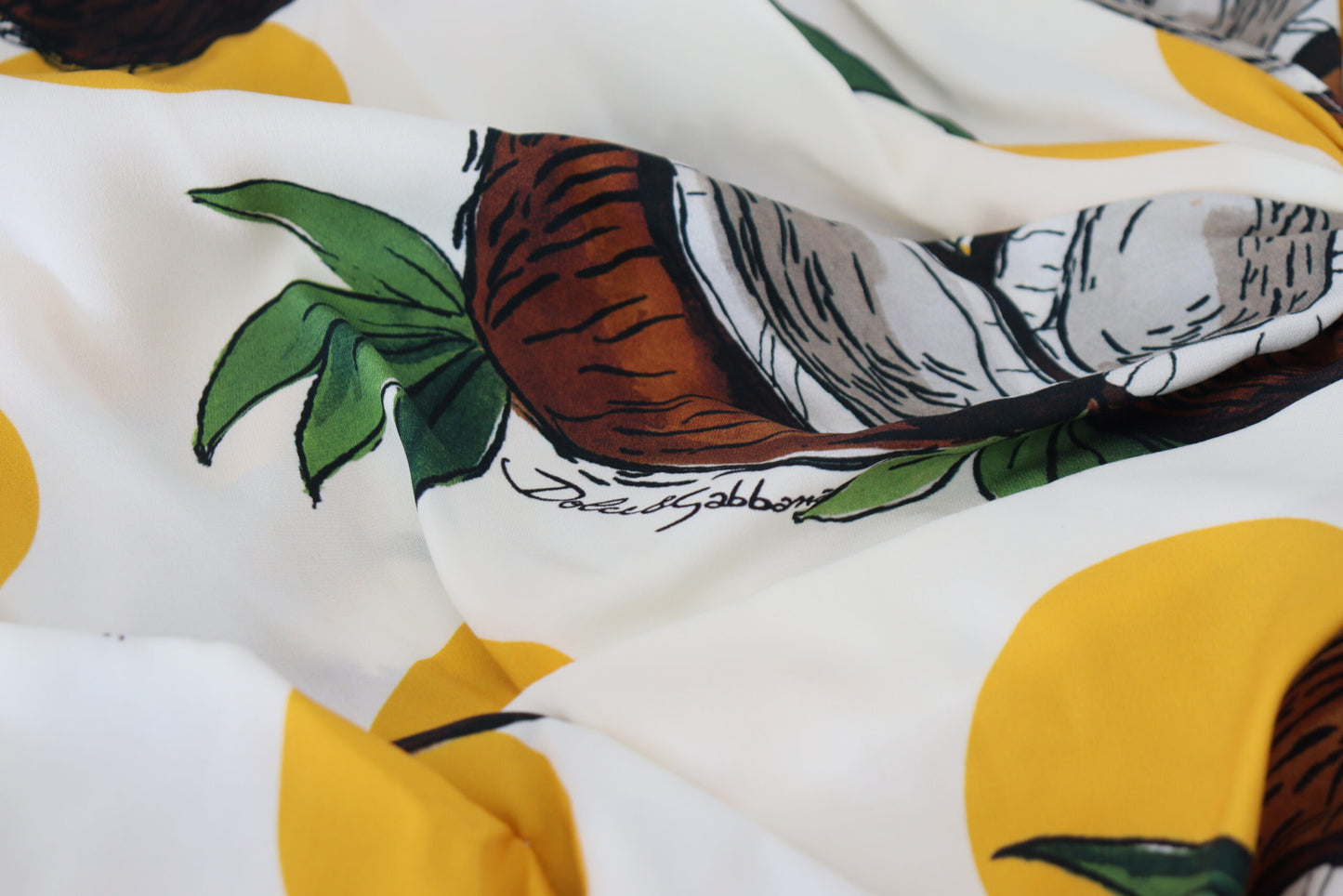 Dolce &amp; Gabbana – Weißes Mini-Etuikleid aus Seide mit Kokosnuss-Print