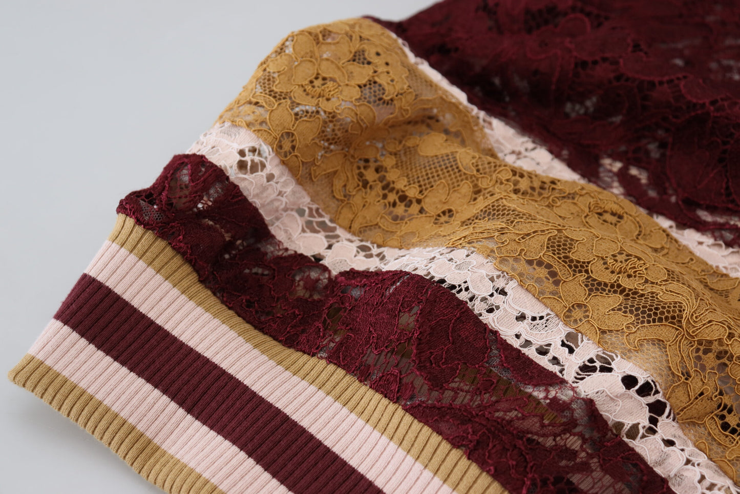 Pull col V en dentelle multicolore Dolce &amp; Gabbana