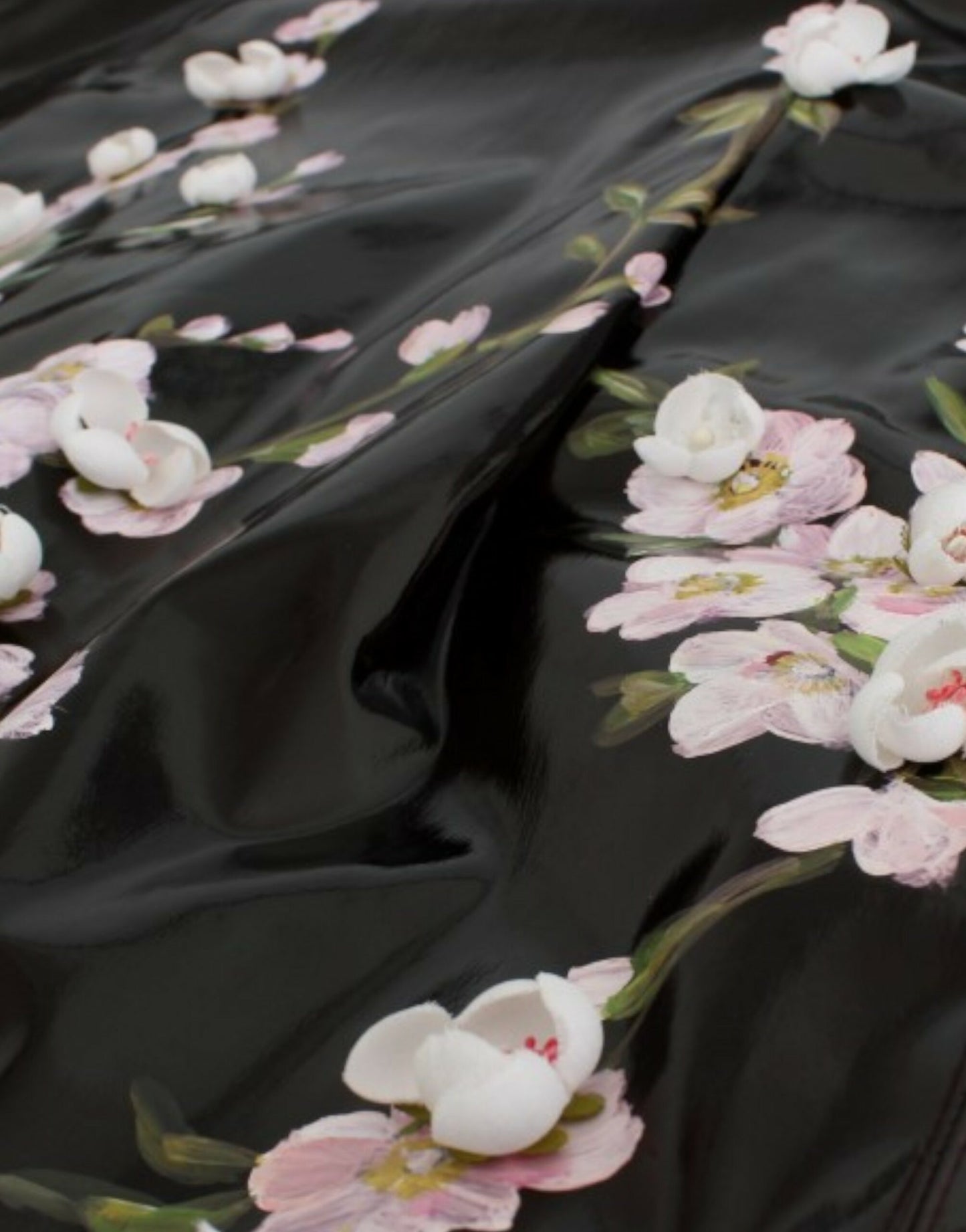 Robe noire vernie à fleurs peinte à la main Dolce &amp; Gabbana