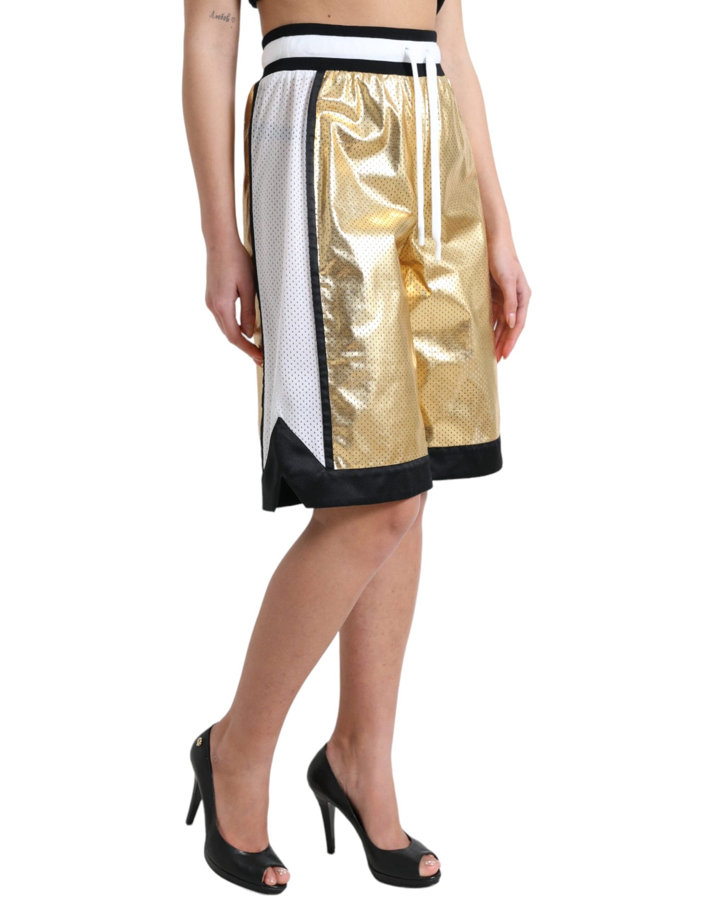 Dolce &amp; Gabbana – Shorts aus perforiertem Polyester mit hoher Taille in Gold