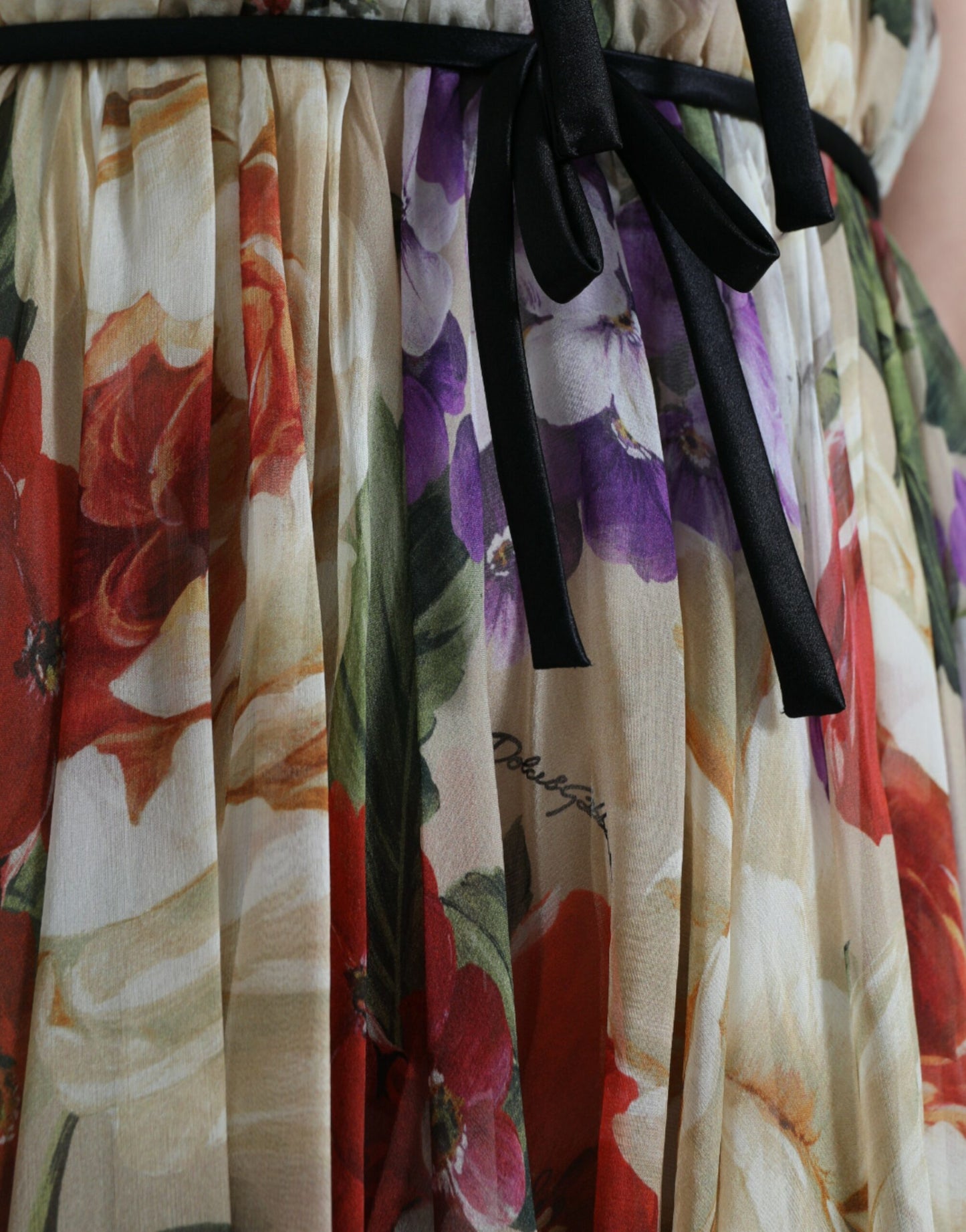 Robe courte trapèze sans manches à fleurs beige Dolce &amp; Gabbana