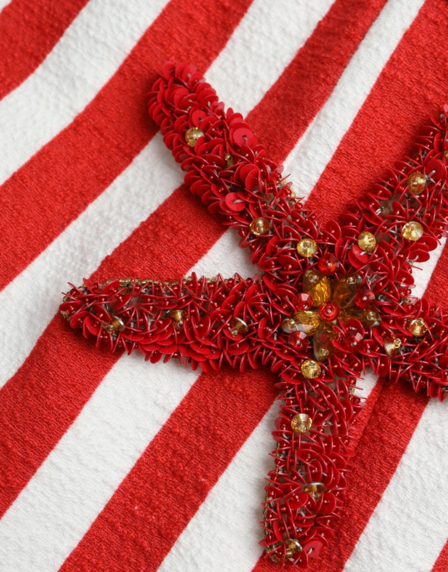 Dolce &amp; Gabbana – Ärmelloses Etui-Midikleid mit Blumenmuster in Rot und Weiß