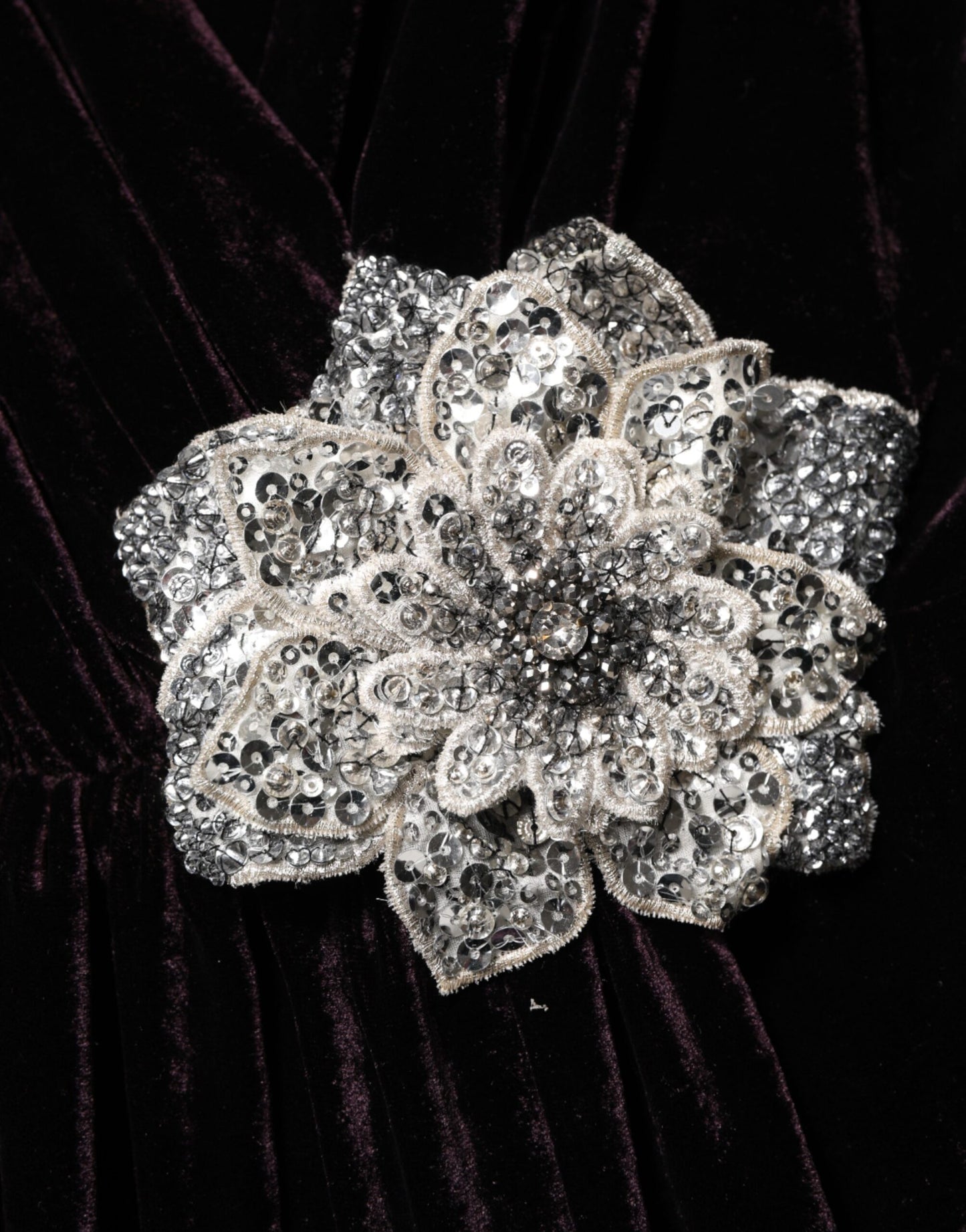 Robe Aline en velours noir ornée de fleurs Dolce &amp; Gabbana